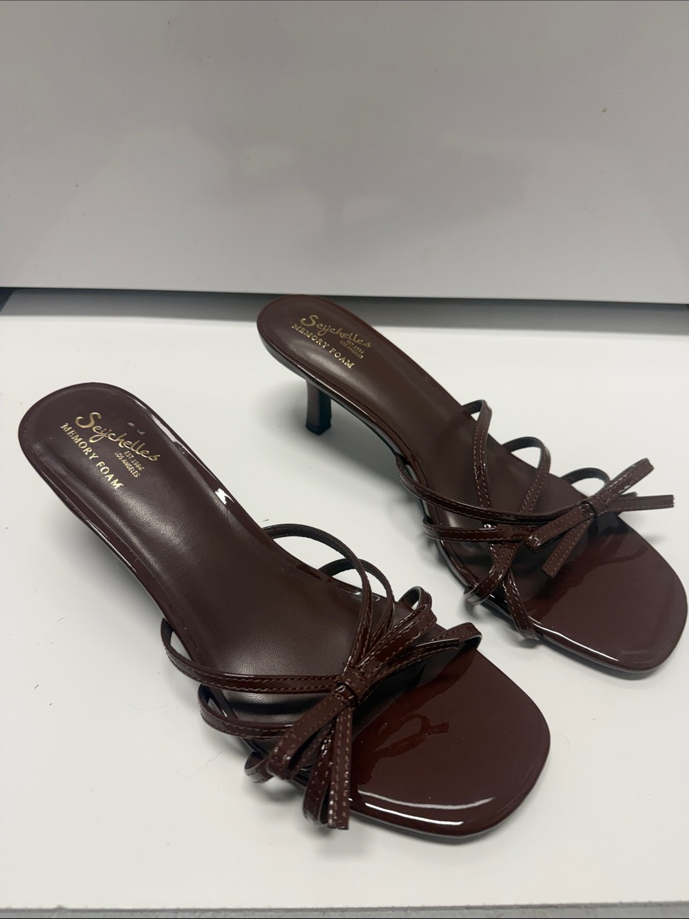 Seychelles Chocolate Brown Patent Strappy Kitten Heels - BRAND NEW - Size 8.5